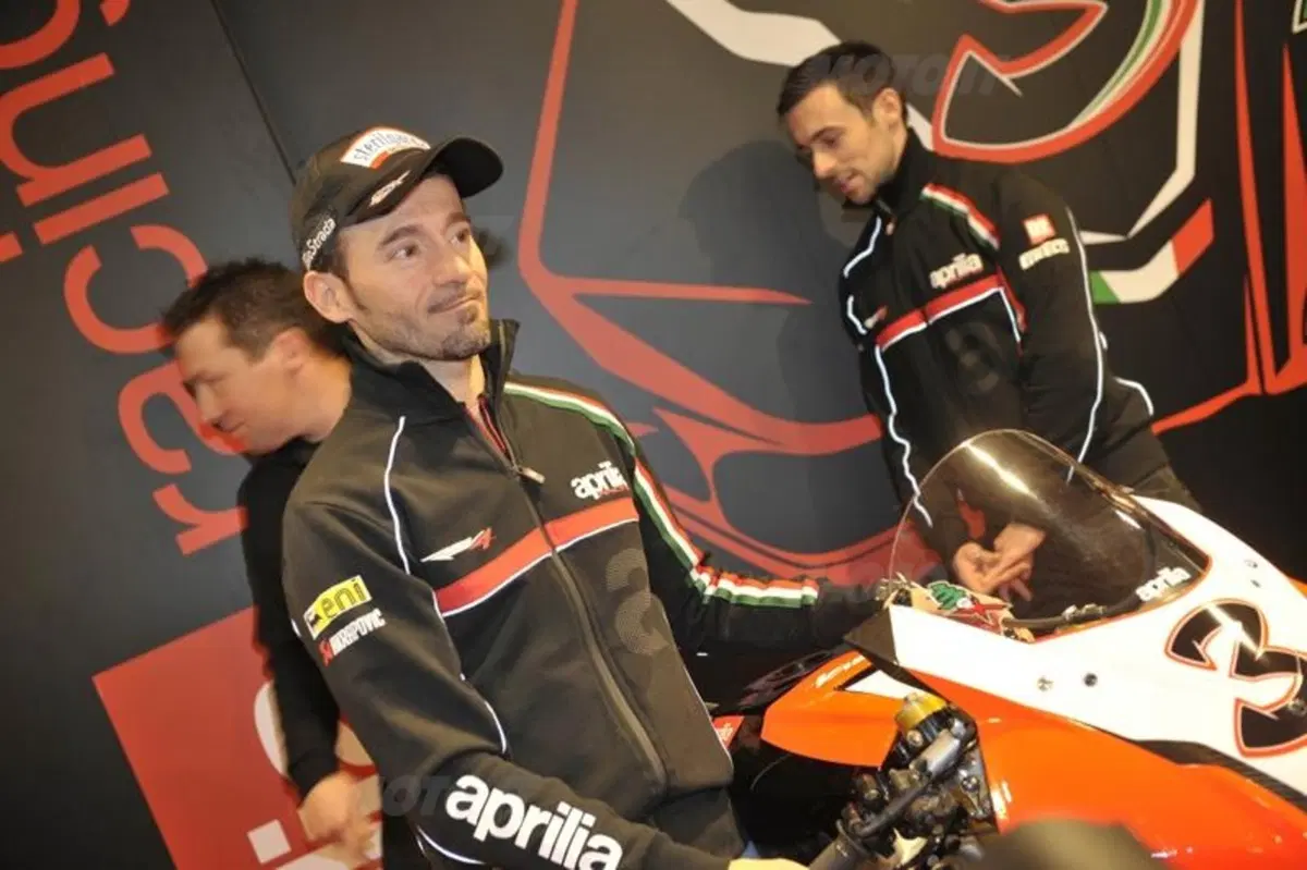 Superbike: Biaggi e Laverty alla presentazione del team Aprilia Racing (16)