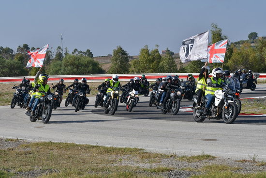 un momento della parata nel Circuito della Valle del Templi