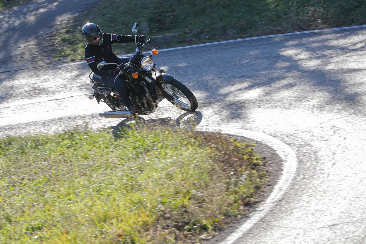 Benelli Imperiale 400 TEST. Una nuova era... vintage (10)