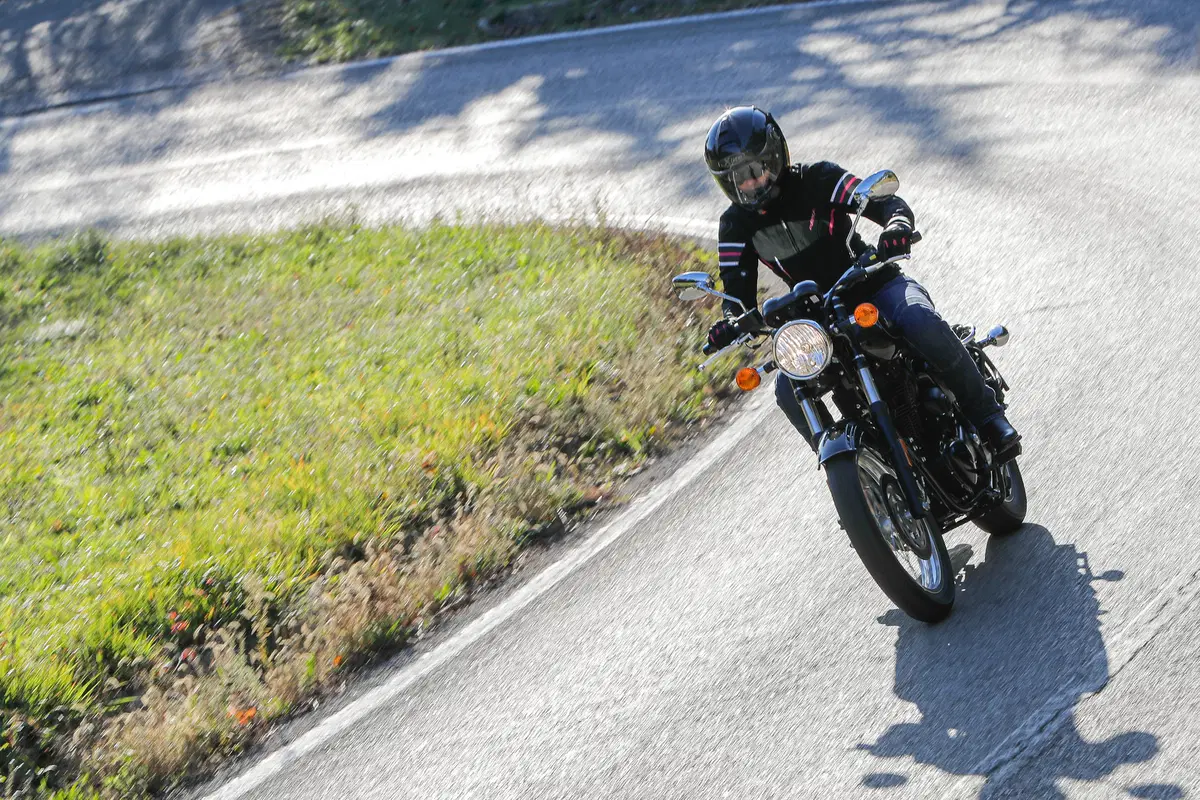 Benelli Imperiale 400 TEST. Una nuova era... vintage (11)