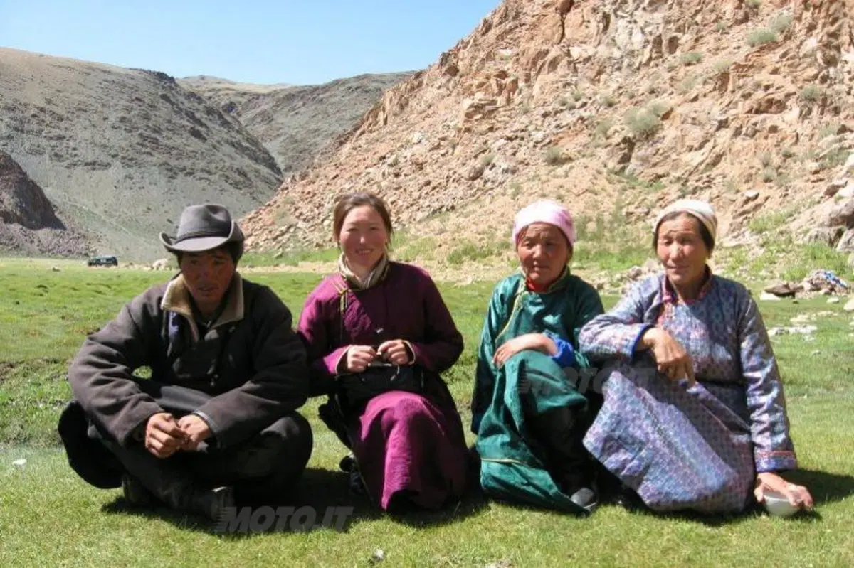 Viaggi: la Mongolia in moto (7)