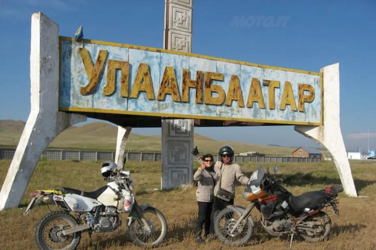 Viaggi: la Mongolia in moto (19)