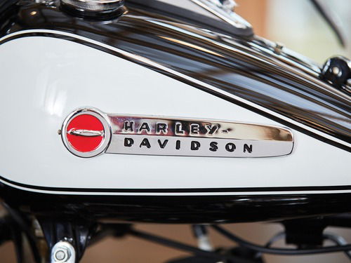 Harley Davidson Police Servi-Car: un raro esemplare del 1949 all'asta (4)