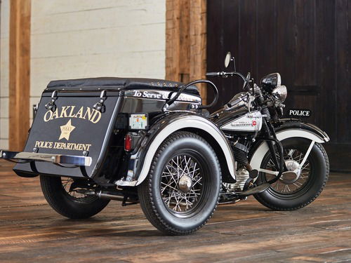 Harley Davidson Police Servi-Car: un raro esemplare del 1949 all'asta (2)