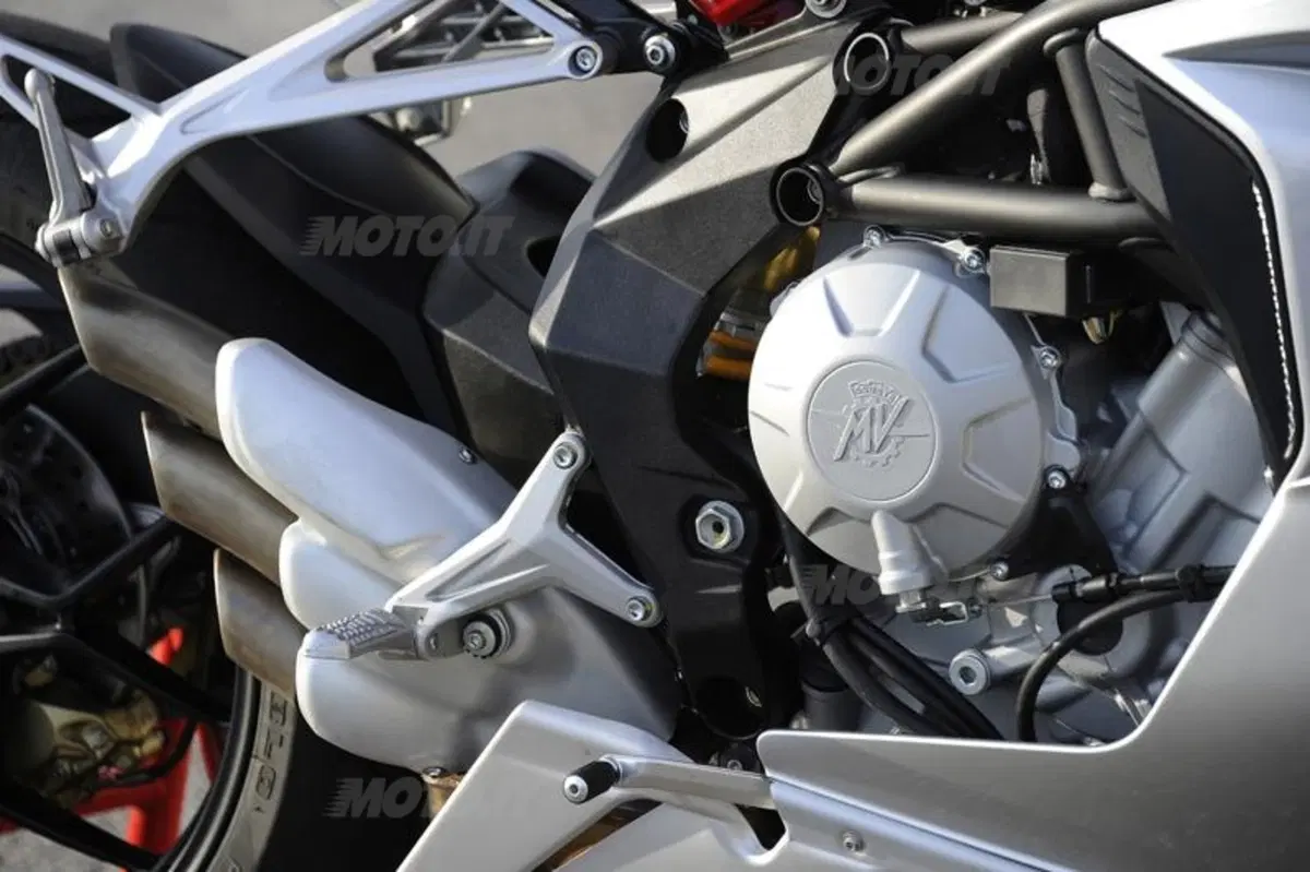MV Agusta F3 675  (2)