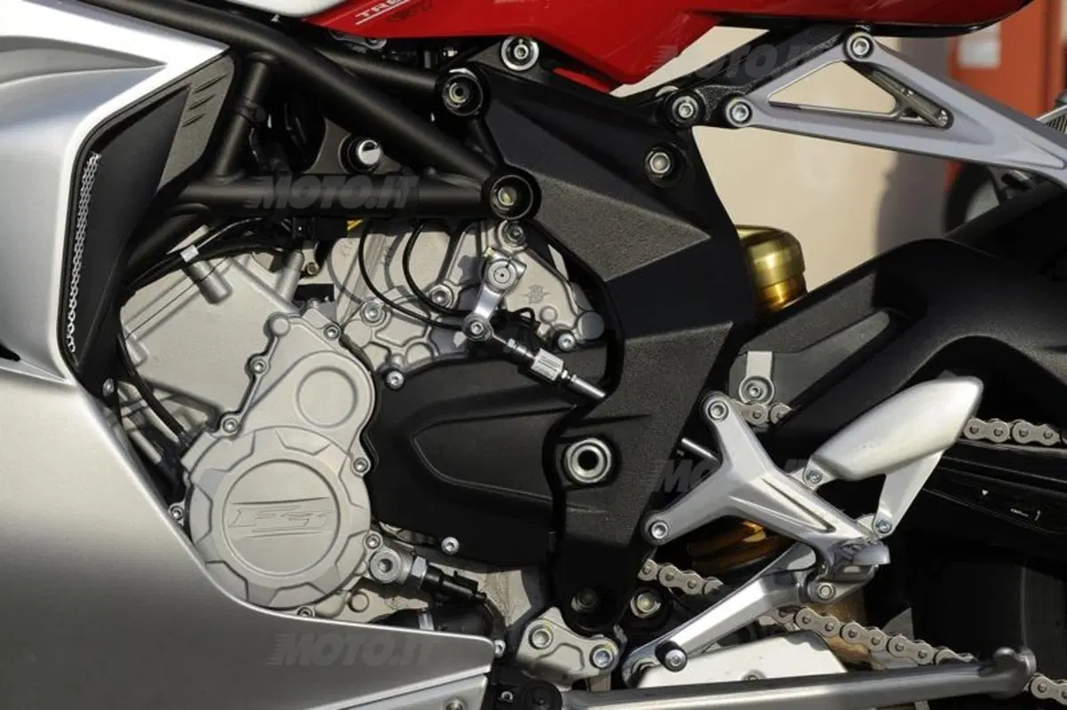 MV Agusta F3 675  (4)