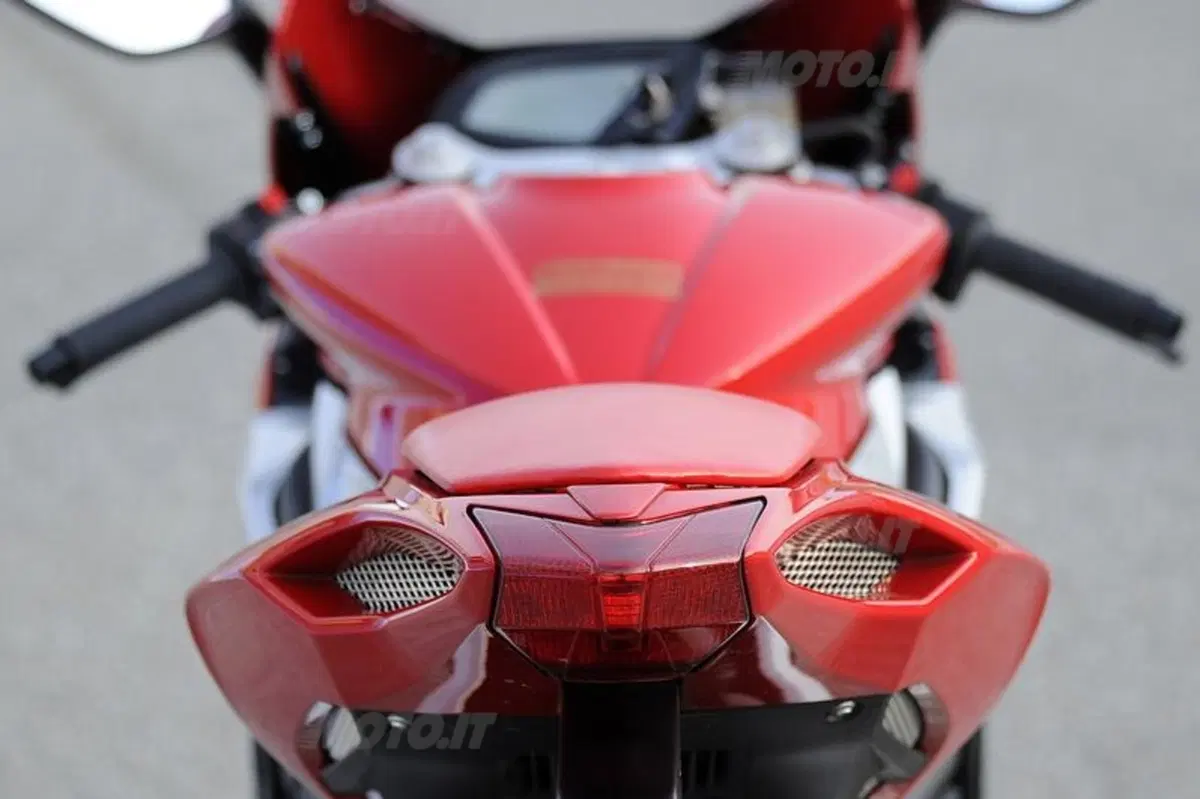 MV Agusta F3 675  (9)