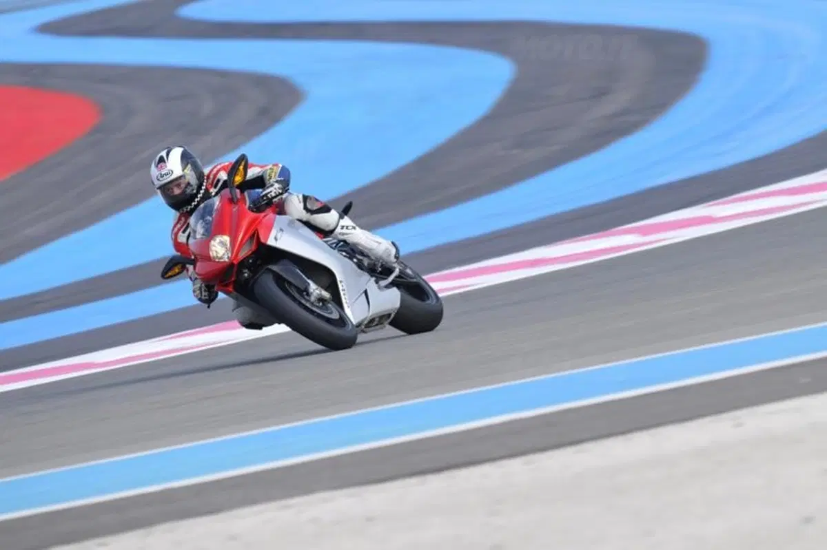 MV Agusta F3 675  (24)