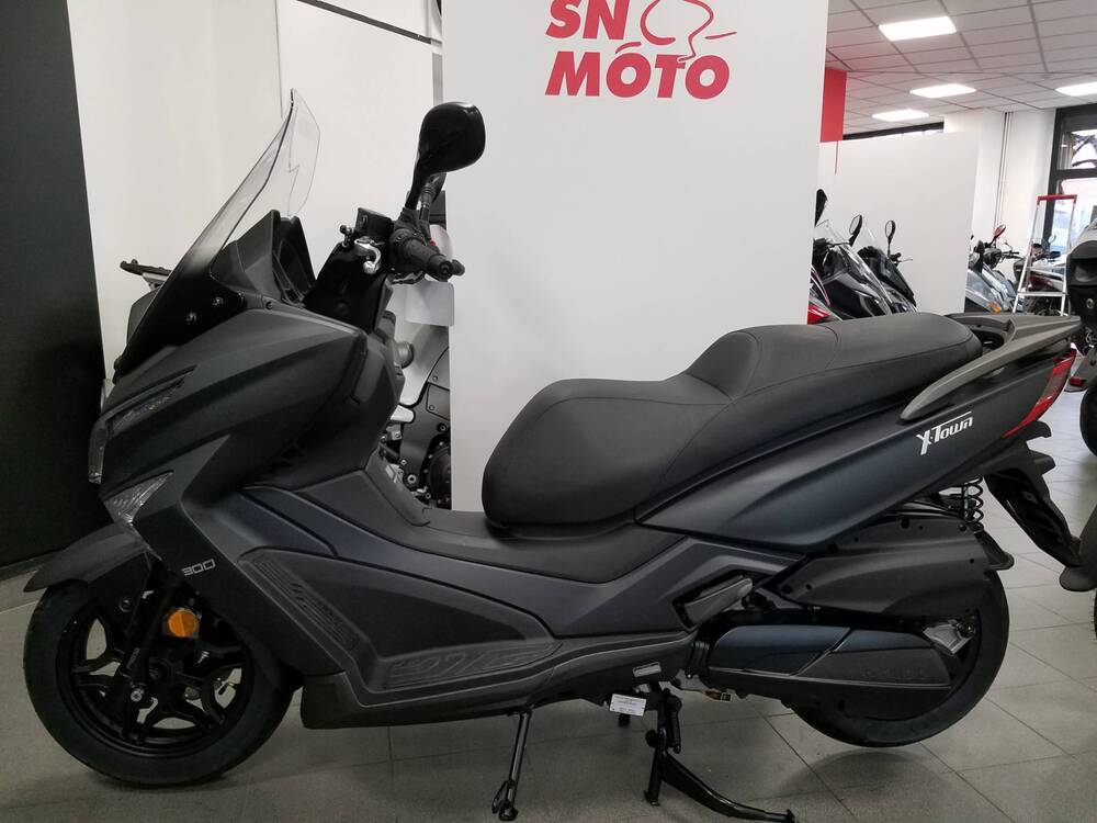 Kymco X-Town 300i (2021 - 24) (2)