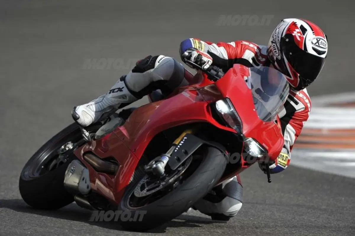 Ducati 1199 Panigale (2)