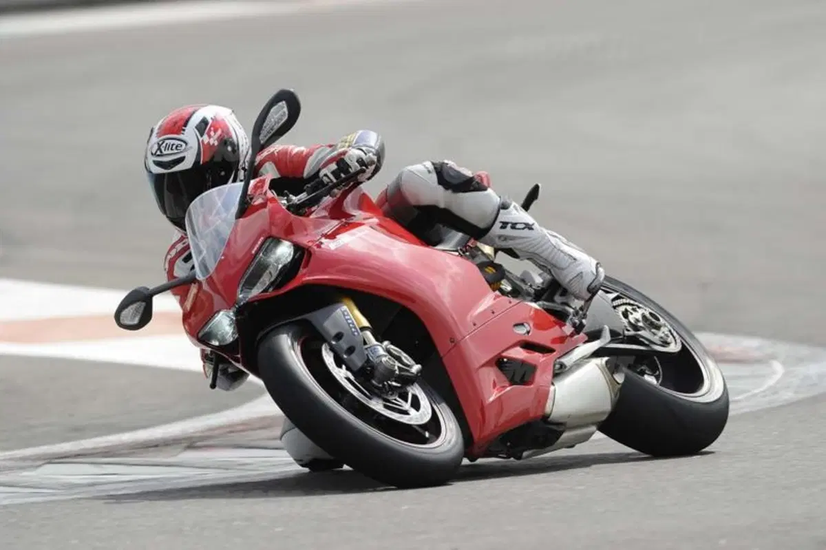 Ducati 1199 Panigale (8)