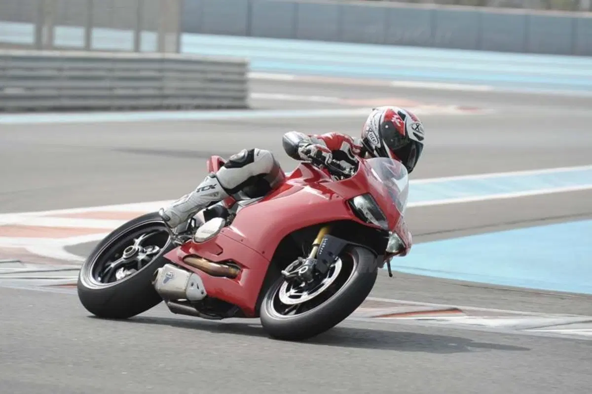 Ducati 1199 Panigale (16)