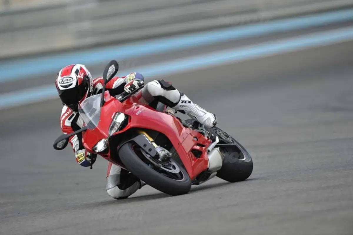 Ducati 1199 Panigale (17)