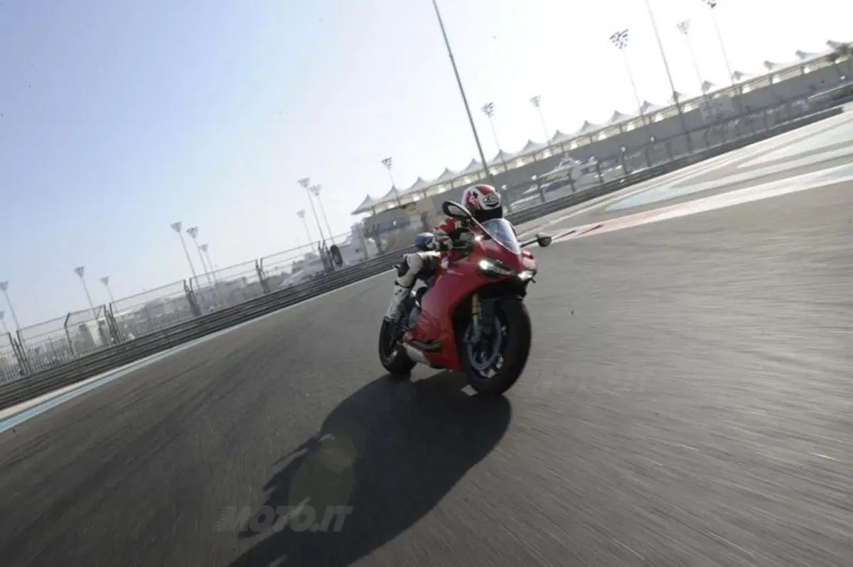 Ducati 1199 Panigale (23)