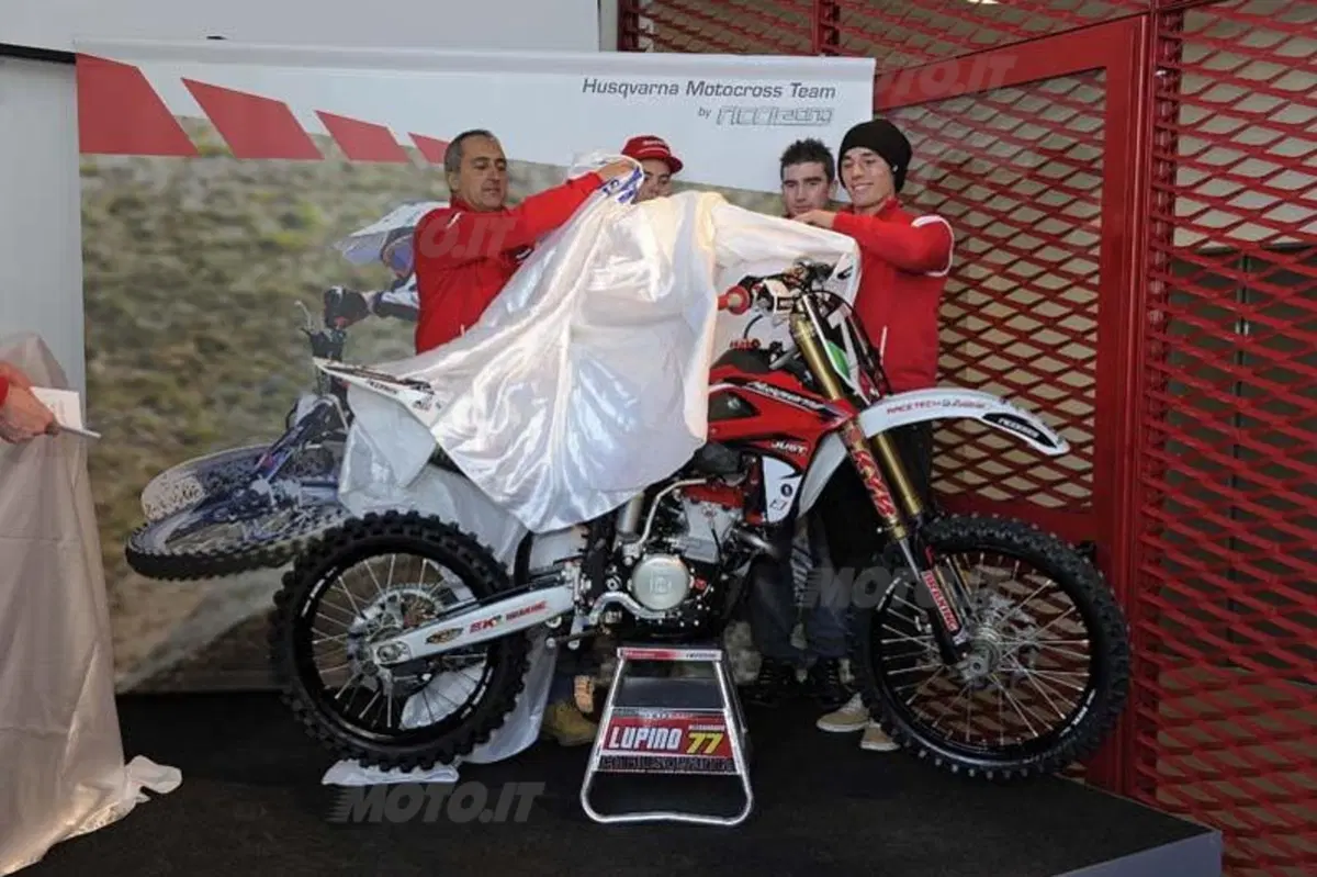 Husqvarna presenta i team Enduro e Motocross per la stagione iridata 2012 (8)