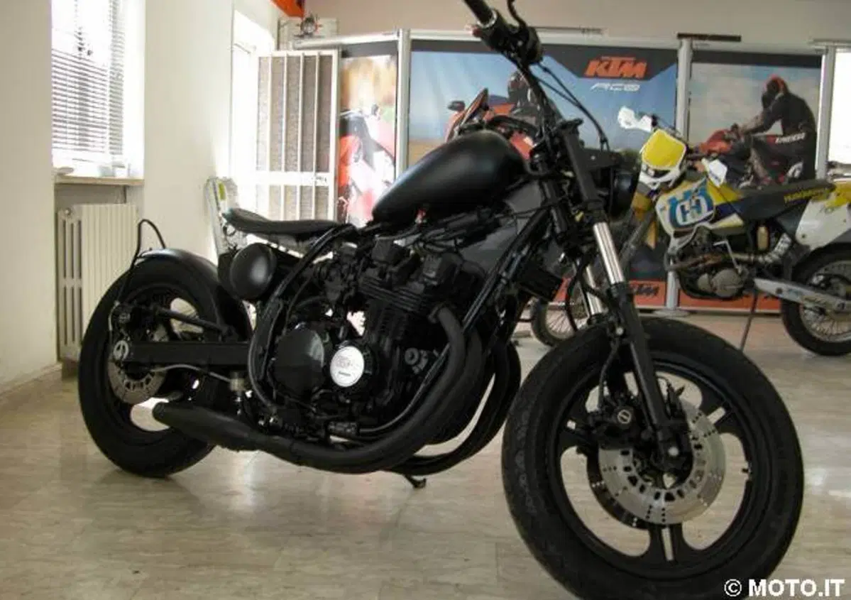 Le Strane di Moto.it: Kawasaki GPZ 750 Bobber