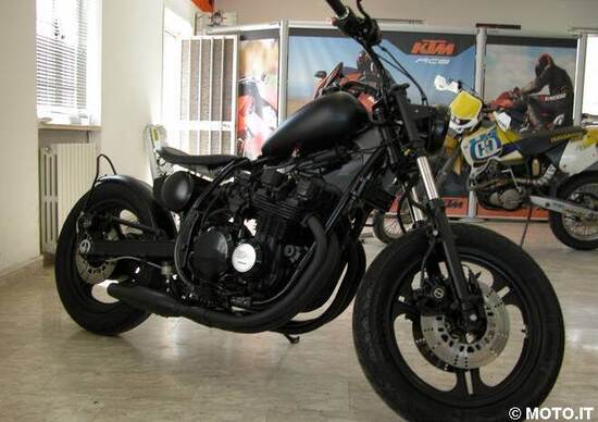 Le Strane di Moto.it: Kawasaki GPZ 750 Bobber