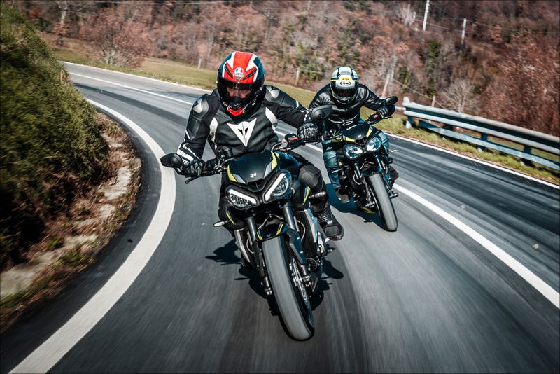 Triumph Speed Triple e Street Triple. Tre, numero perfetto