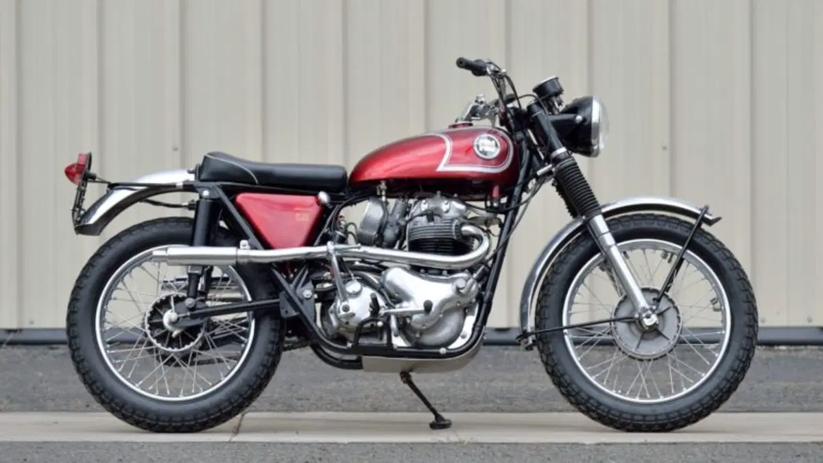 Norton P11: la desert racer più vittoriosa degli anni '60 all'asta (4)