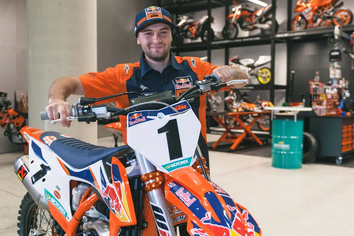 KTM presenta la KTM 450 SX-F Factory Edition 2020 (3)