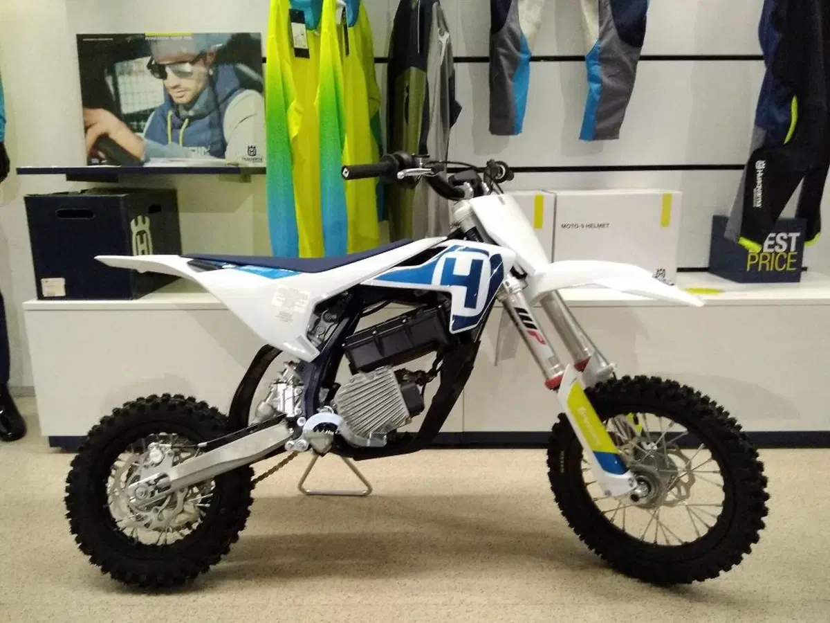 Husqvarna EE 5 (2020)