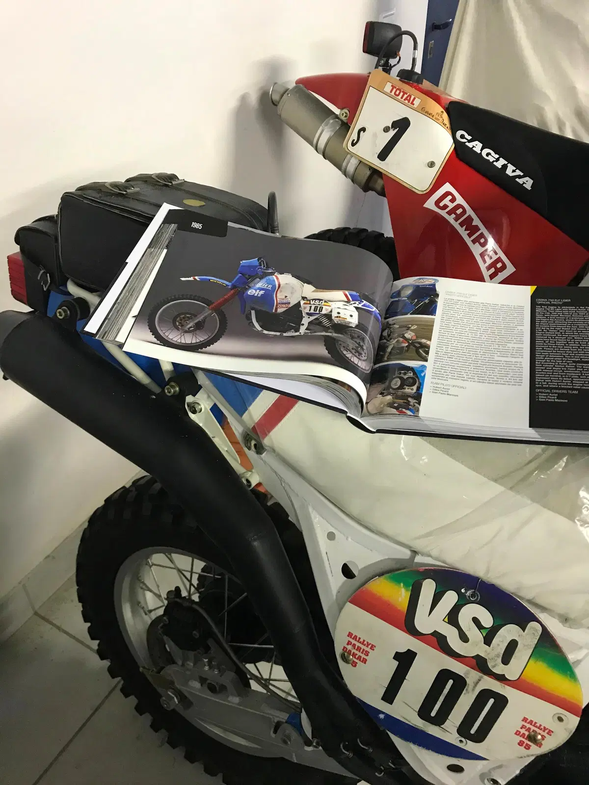 Elefant People: il libro che è un inno d'amore per la moto (4)
