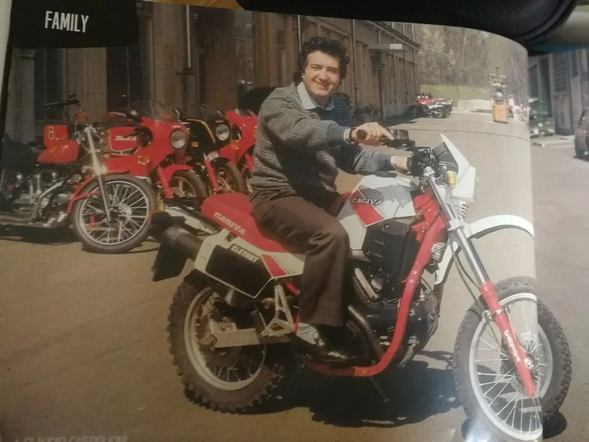Elefant People: il libro che è un inno d'amore per la moto (6)