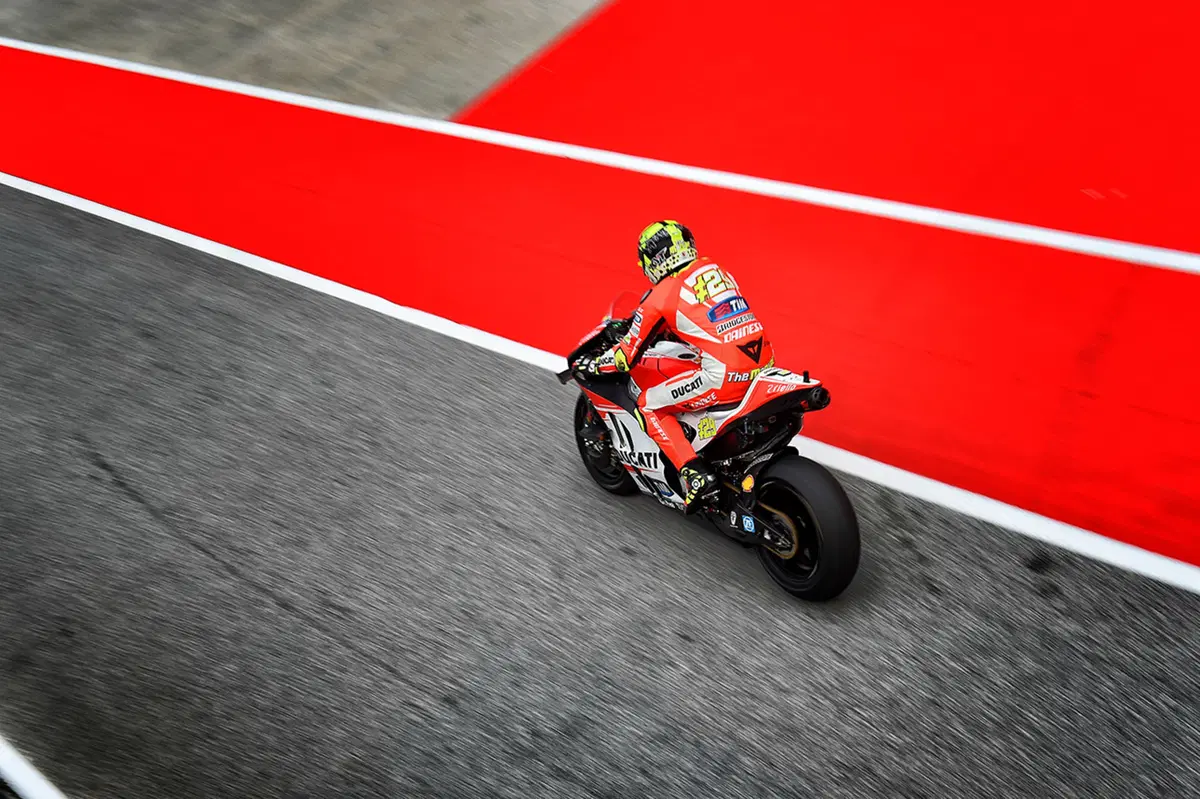 MotoGP, Sepang 2015. Le foto più spettacolari (15)