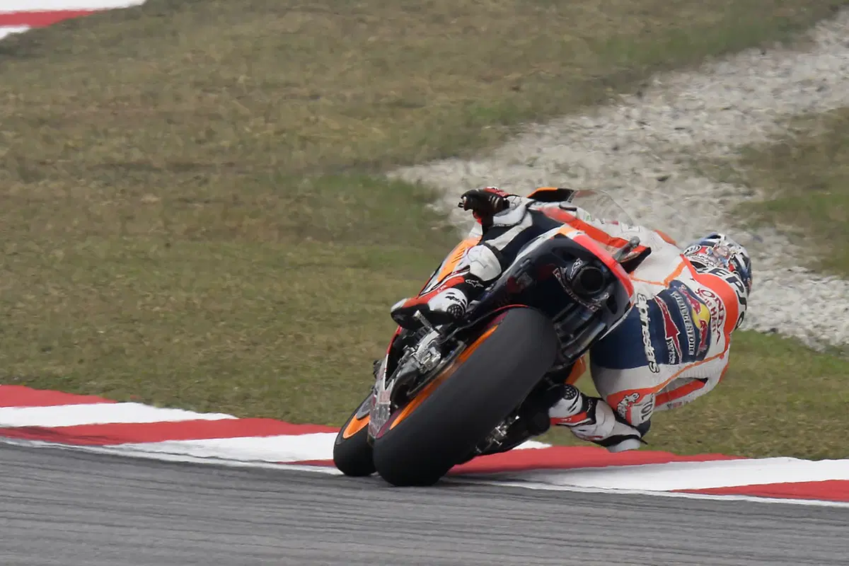 MotoGP, Sepang 2015. Le foto più spettacolari (25)