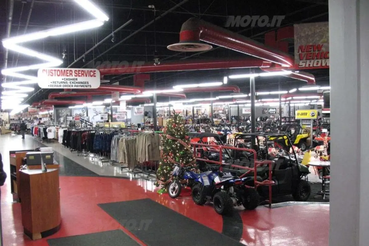 Chaparral Motorsports. Il negozio moto e accessori più grande del mondo (12)