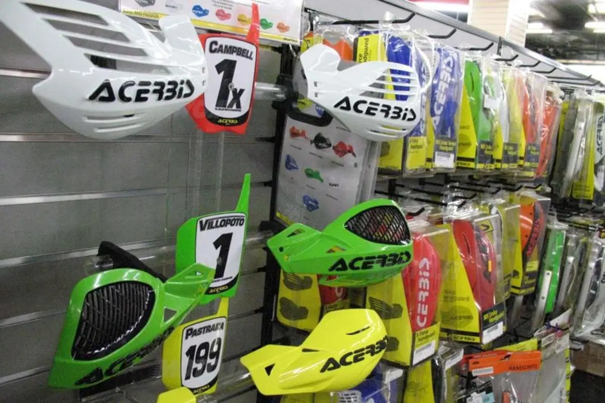 Chaparral Motorsports. Il negozio moto e accessori più grande del mondo (42)