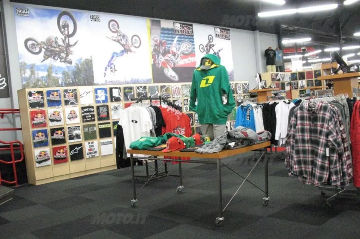 Chaparral Motorsports. Il negozio moto e accessori più grande del mondo (57)