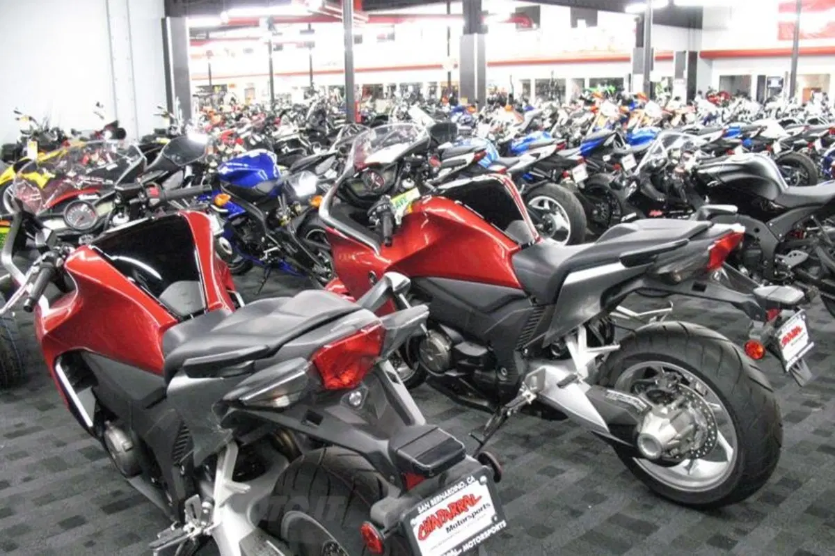 Chaparral Motorsports. Il negozio moto e accessori più grande del mondo (72)