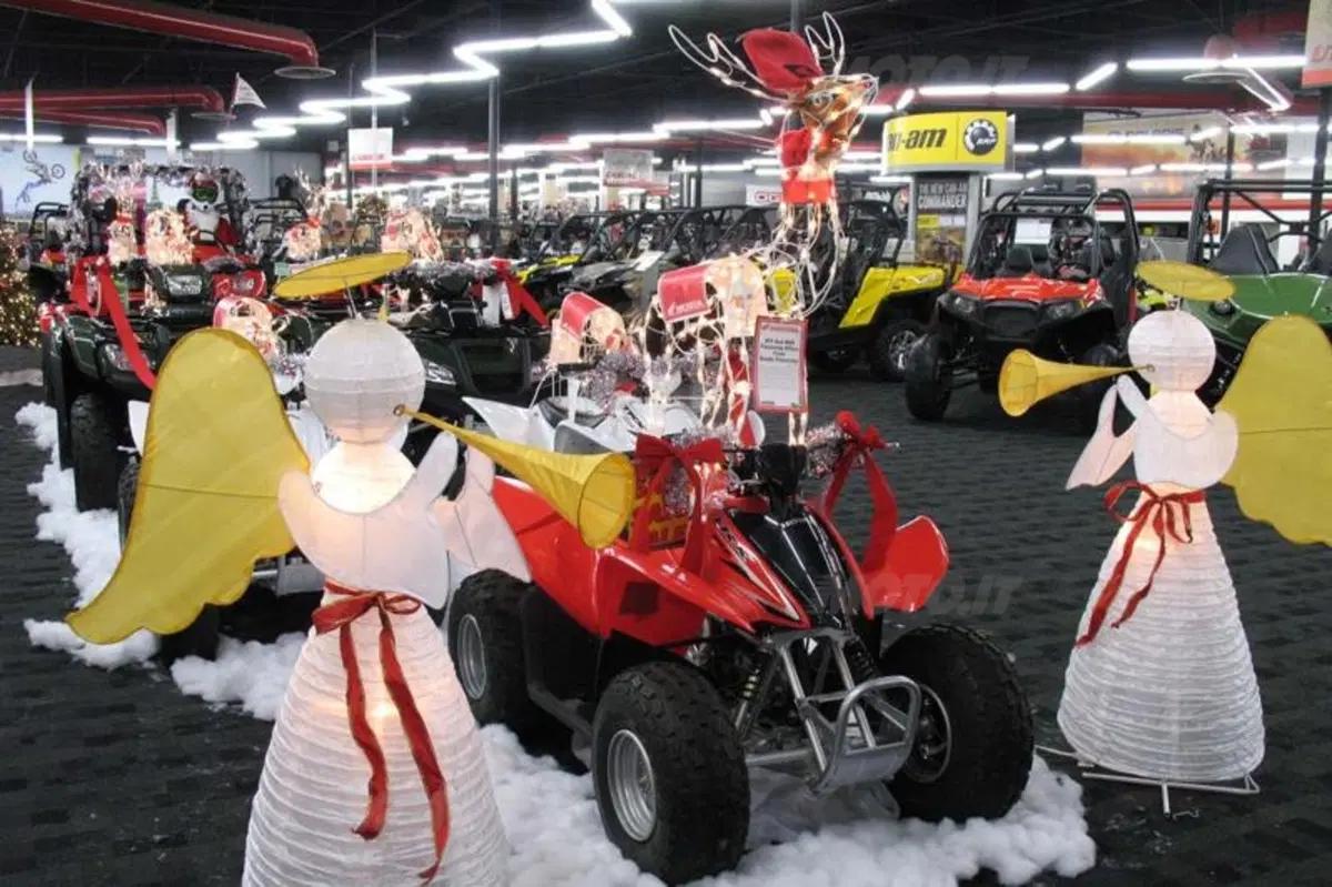 Chaparral Motorsports. Il negozio moto e accessori più grande del mondo (79)