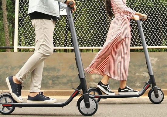 Monopattini elettrici equiparati alle biciclette: la micromobilità parte ufficialmente