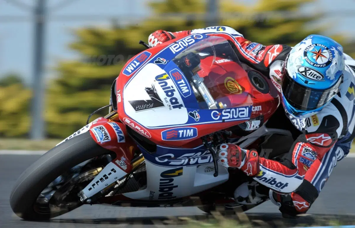 Checa ancora in testa a Phillip Island (2)