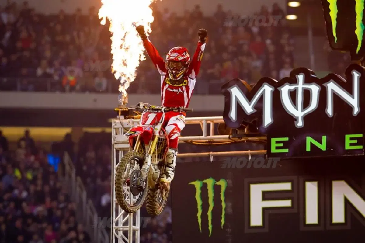 Supercross, Villopoto a Dallas vince la terza gara consecutiva (3)