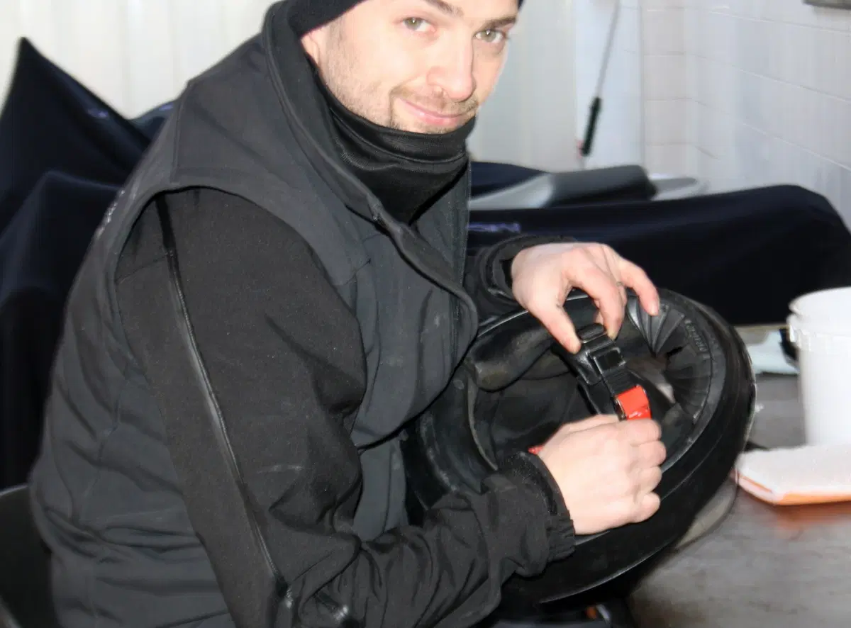Pulizia del casco: Motosplash ti lava la testa! (10)