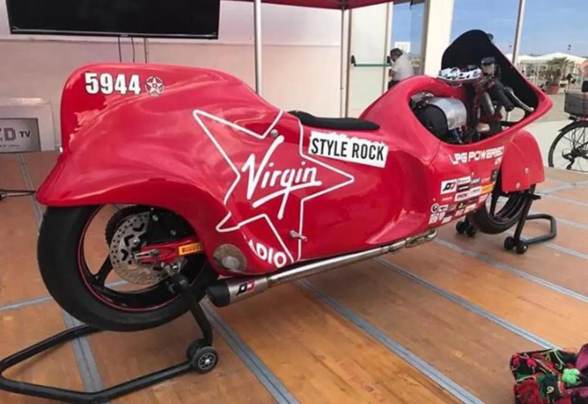 Christine, la moto (a GPL) di Dino Romano per il nuovo record a Bonneville (6)