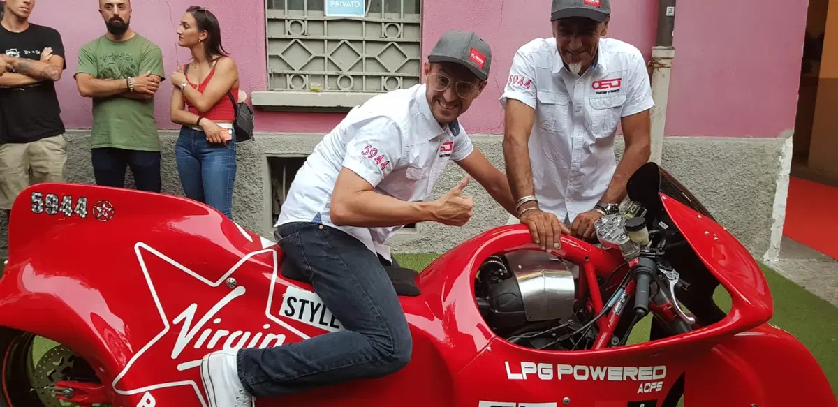 Christine, la moto (a GPL) di Dino Romano per il nuovo record a Bonneville (10)