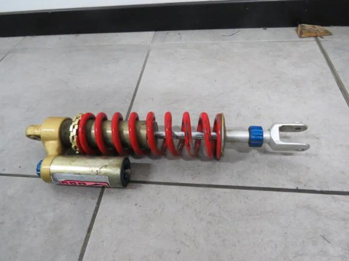 monoammortizzatore Aprilia (2)