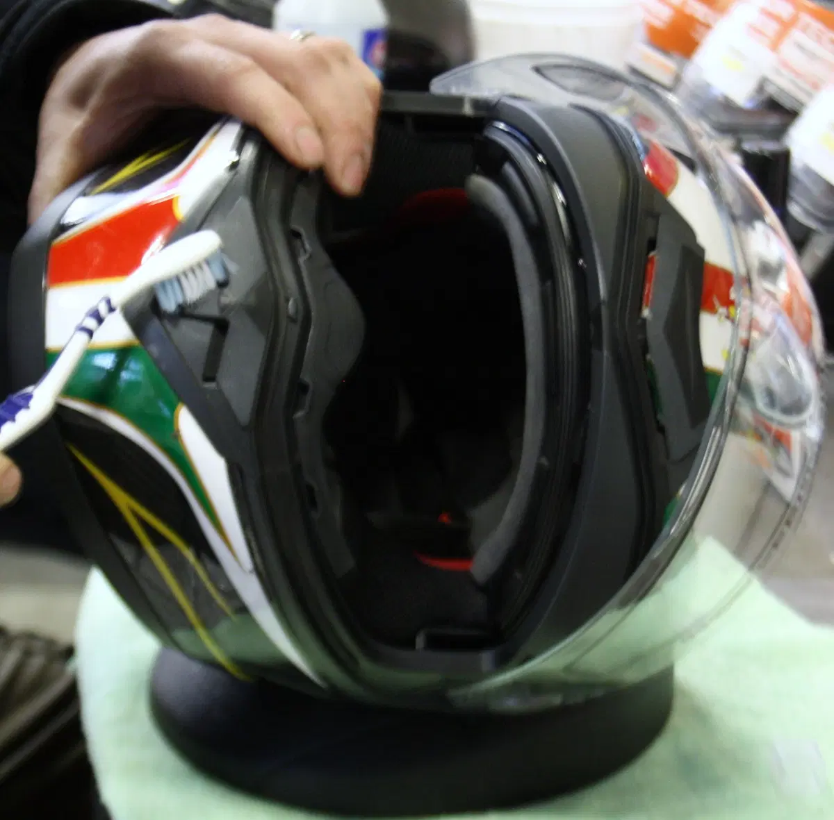Pulizia del casco: Motosplash ti lava la testa! (63)