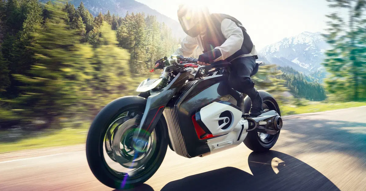 Schramm, BMW: "La nostra prima moto elettrica arriver&agrave; tra cinque anni"