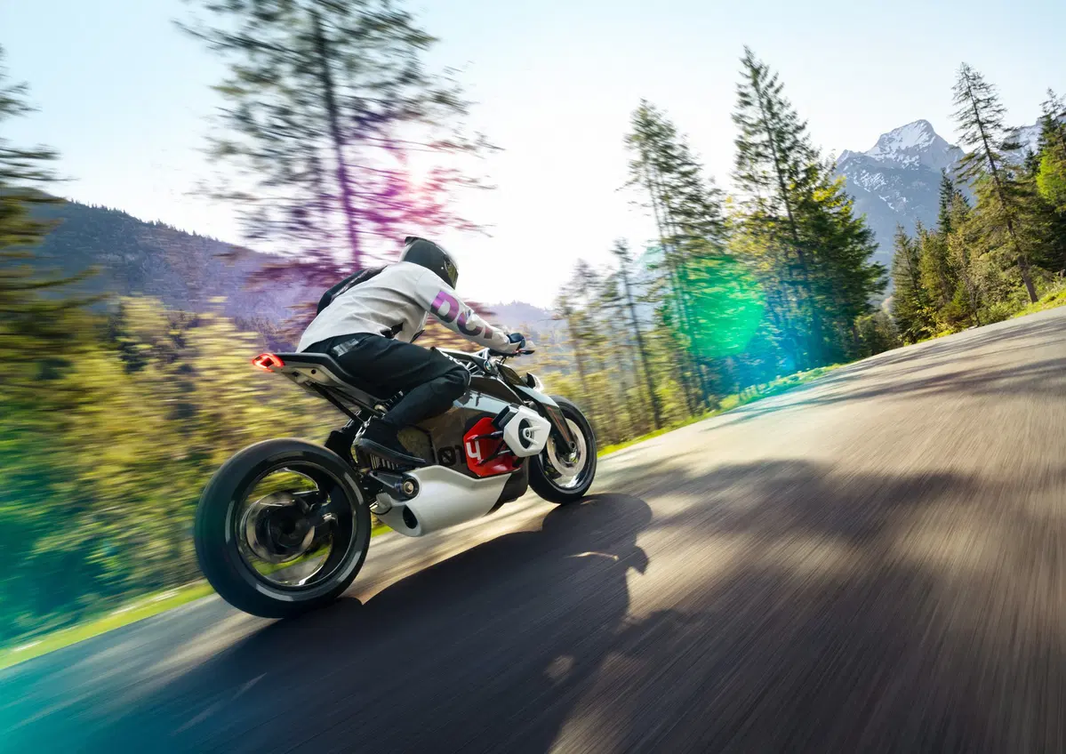 BMW Vision DC Roadster. Il Boxer diventa elettrico