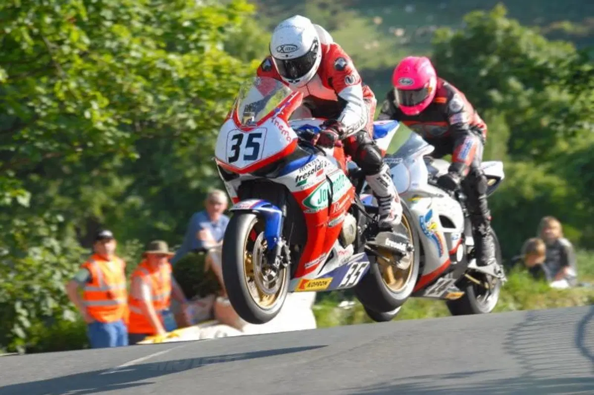 Tourist Trophy. Un'intervista molto particolare  (12)