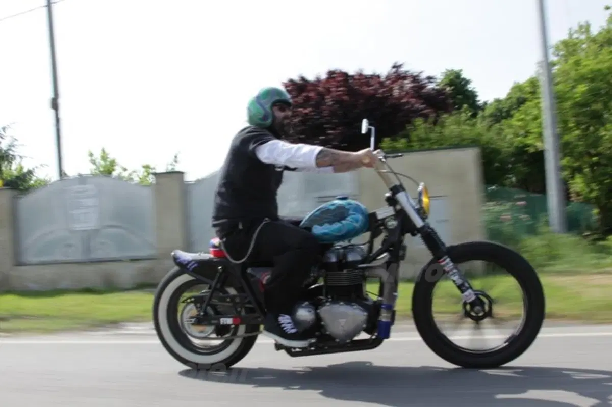 Le Strane di Moto.it: Triumph Bonneville Chopper Frisco Style (3)