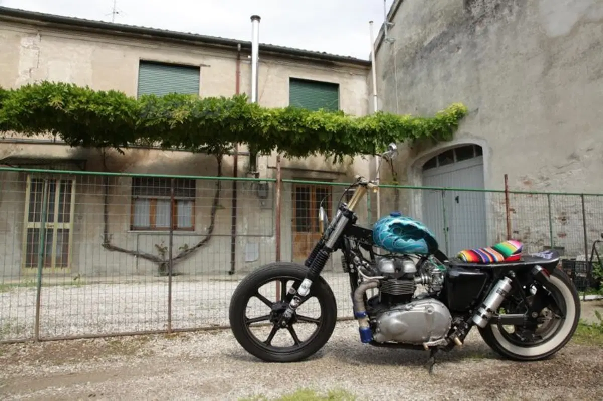 Le Strane di Moto.it: Triumph Bonneville Chopper Frisco Style (4)