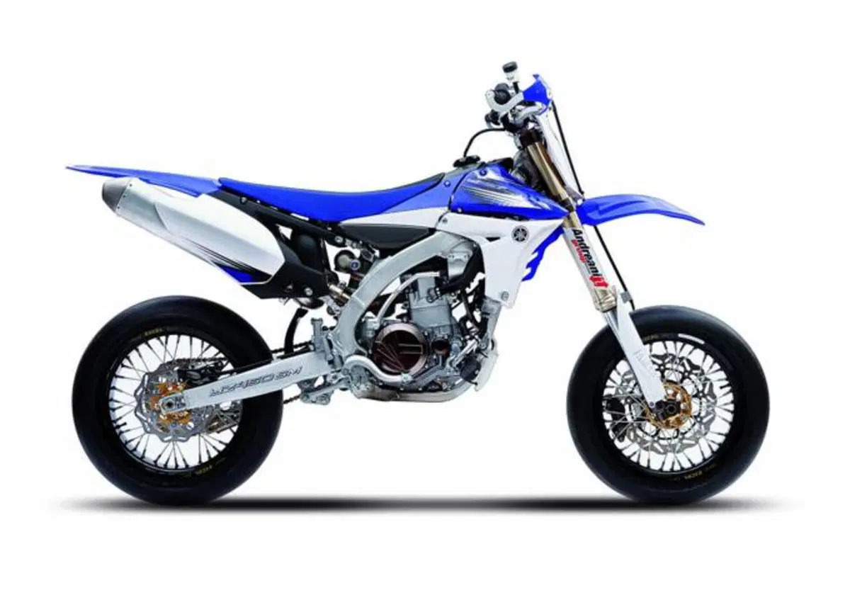 Yamaha YZ450SM. Il nuovo Supermotard dei tre diapason (7)