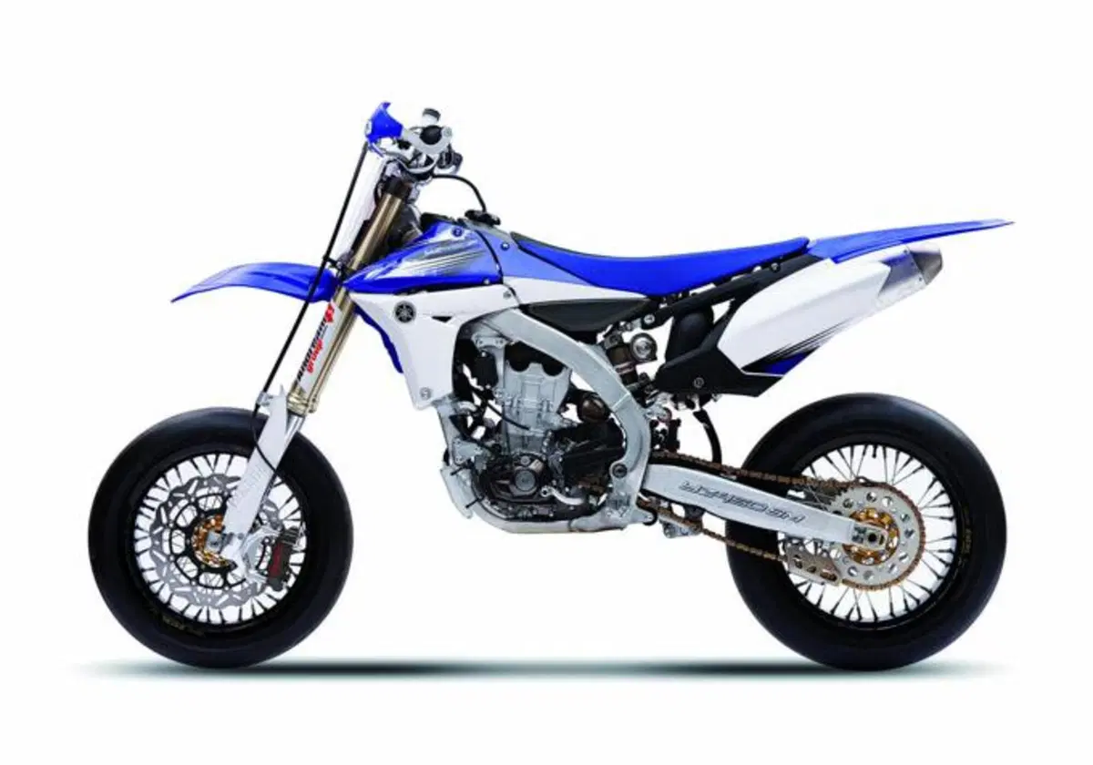 Yamaha YZ450SM. Il nuovo Supermotard dei tre diapason (9)