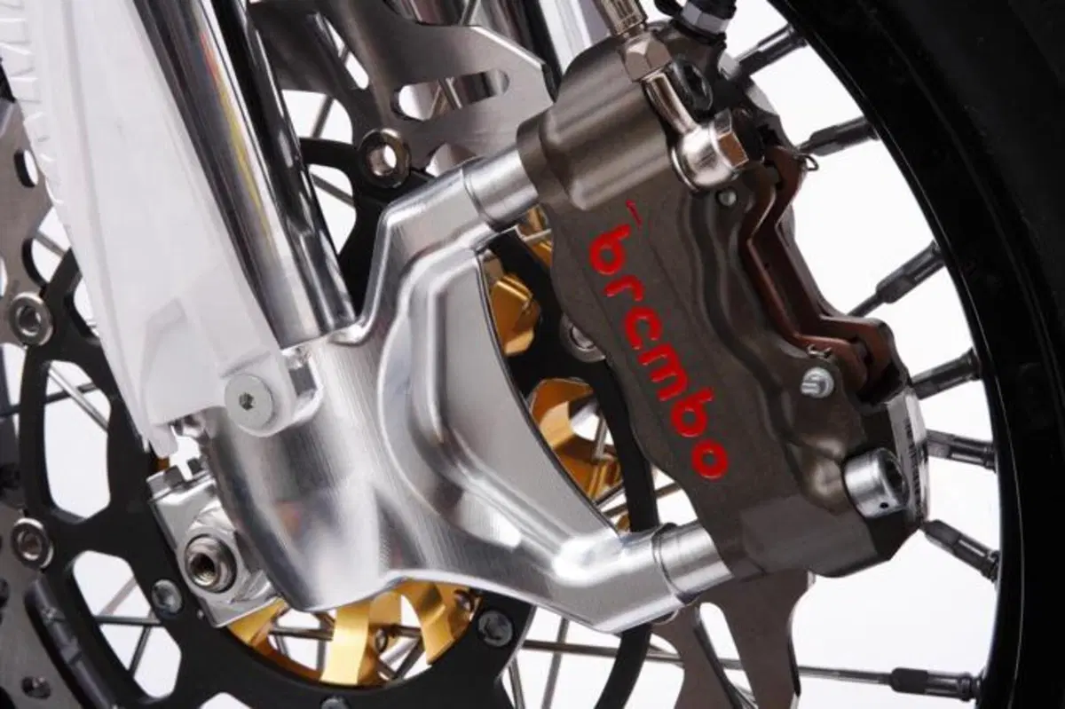 Yamaha YZ450SM. Il nuovo Supermotard dei tre diapason (15)
